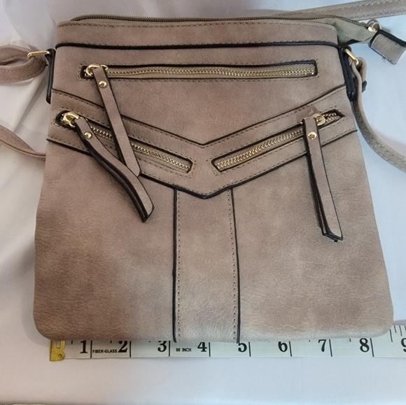 Elegant Beige Crossbody Bag - Picture 4 of 5